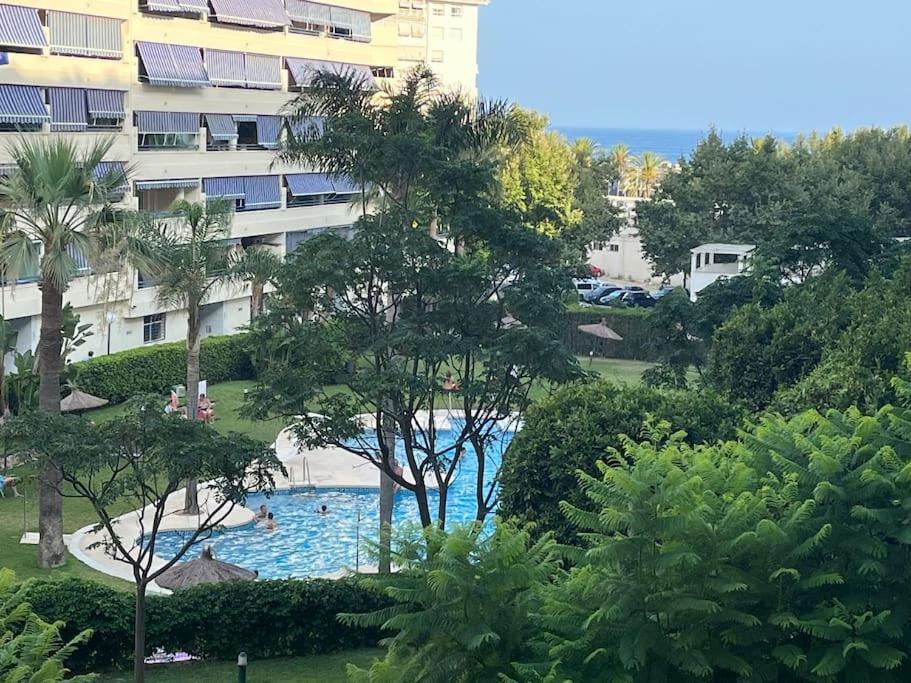 Marbella Piso En Casco Junto A Playa Piscina In Summer Season ภายนอก รูปภาพ