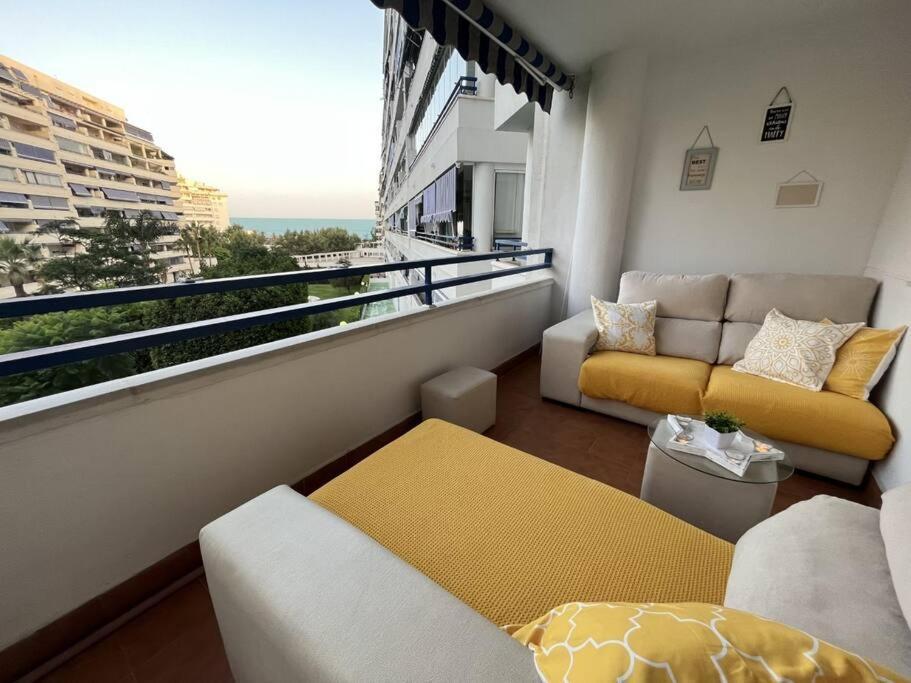 Marbella Piso En Casco Junto A Playa Piscina In Summer Season ภายนอก รูปภาพ